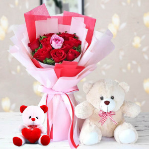 Bunch Of Roses With Teddy